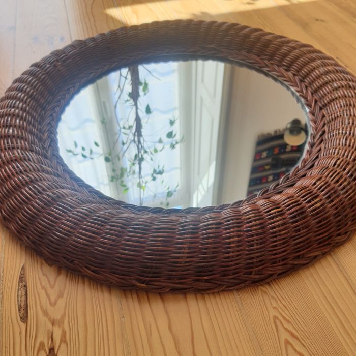 Espelho de parede redondo vintage em palhinha