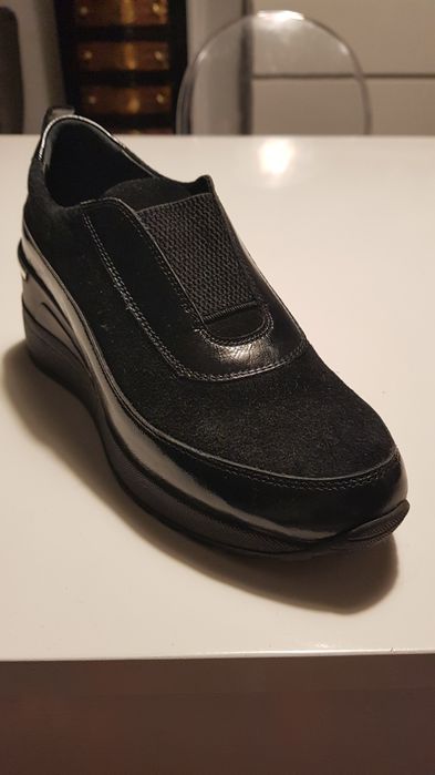 Buty wsuwane damskie czarne Venezia.