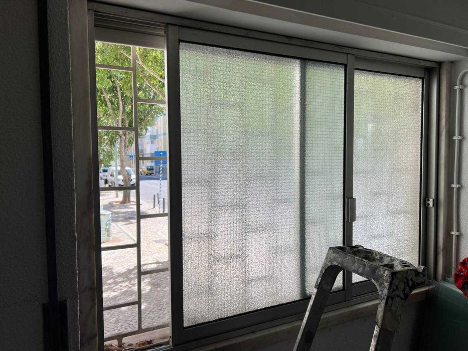 11 Janelas em Ótimo Estado