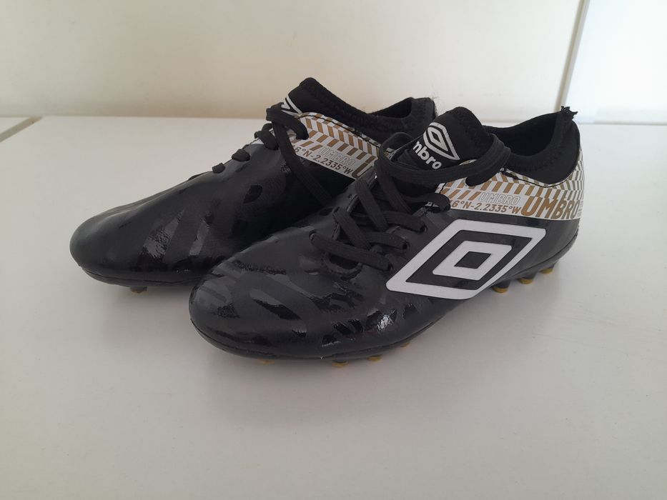 Buty sportowe korki