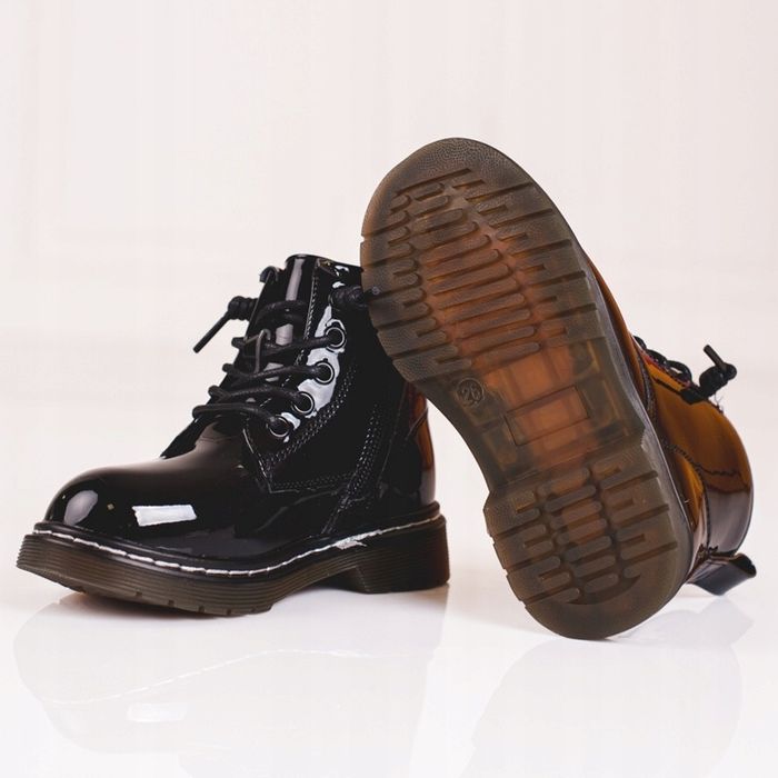 Czarne Płaskie Botki Lakierowane R 27