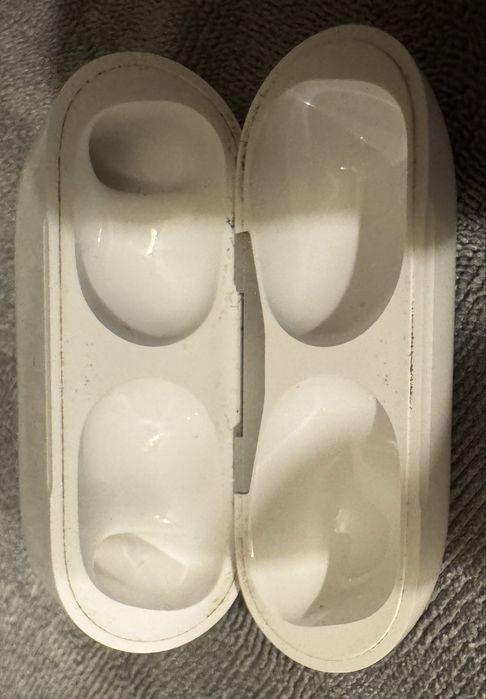 Apple airpods pro 2 etui i jedna sluchawka