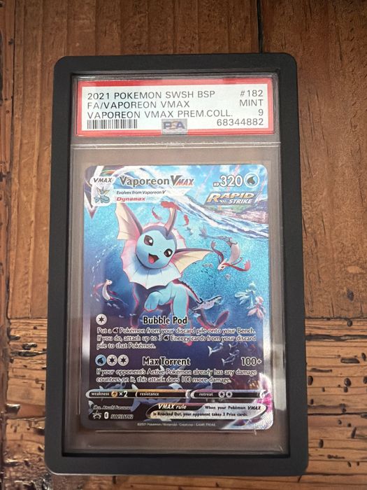 Pokemon Vaporeon Vmax PSA9