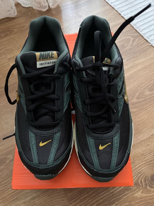 Оригінальні кросівки Nike