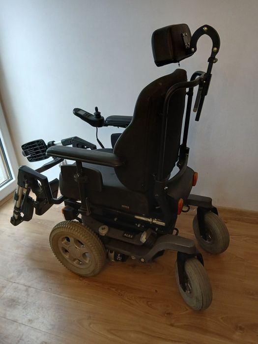 Wózek inwalidzki elektryczny