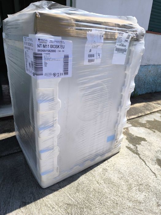 Máquina de secar roupa Hotpoint-Ariston NT M11 8X3SK EU - Nova