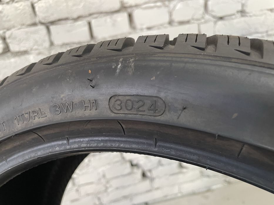 Майже нові зимові шини HANKOOK 225/40 R18 резина Р18