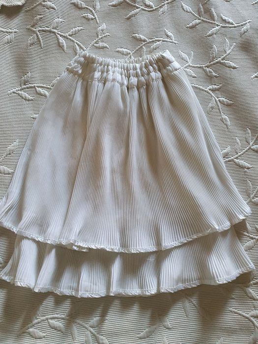 Saias e blusas de mulher