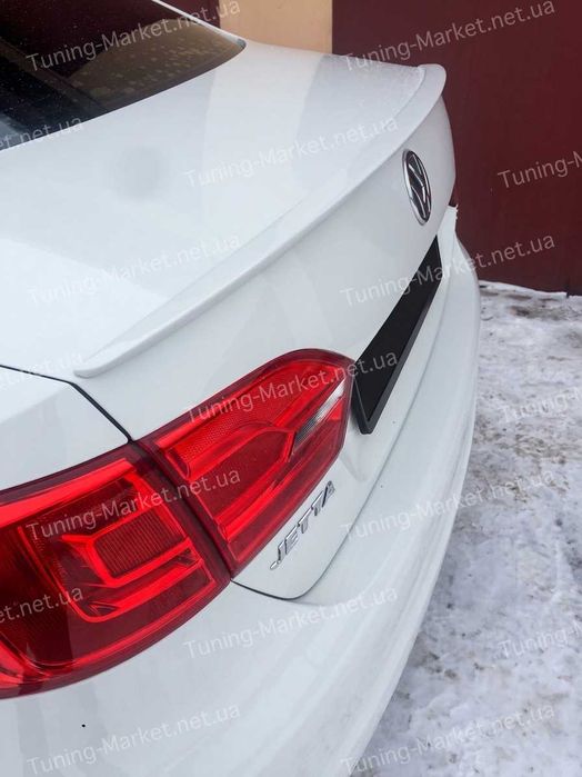 Лип спойлер на крышку багажника Volkswagen Jetta 6 Козырек на заднее стекло Фольксваген Джетта 6
