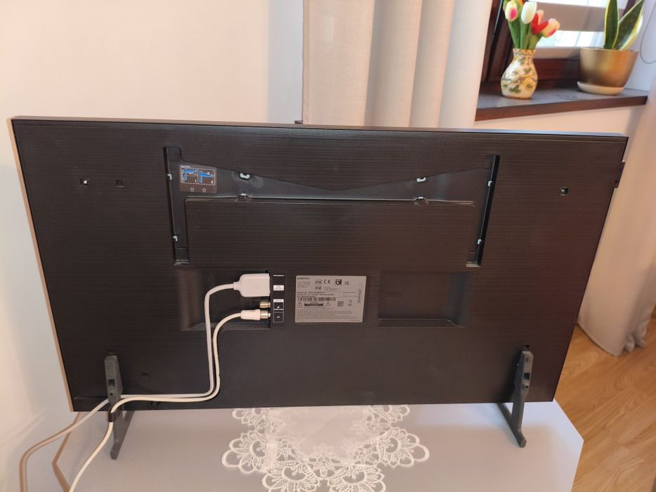 TV Samsung 32 cale Qled - frame.