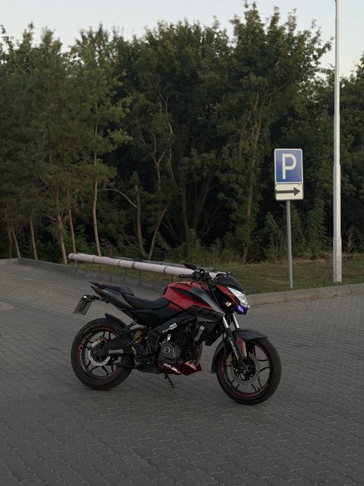 Bajaj pulsar ns 200