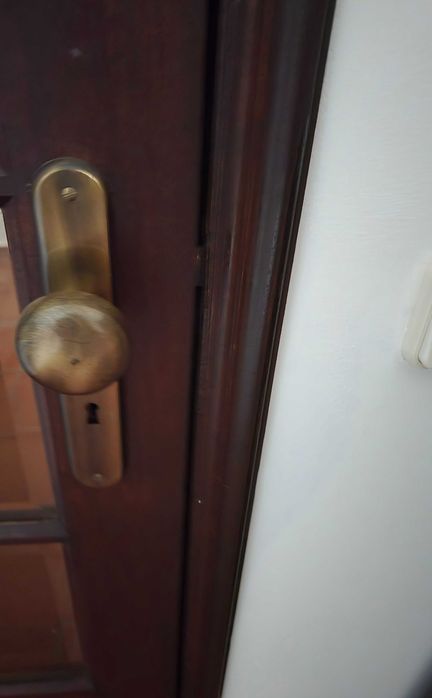 3 portas de madeira envidraçadas