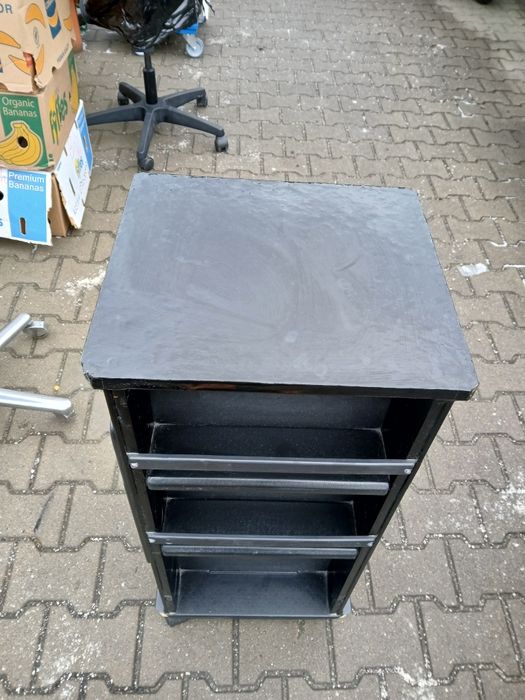 Pomocnik fryzjerski stolik