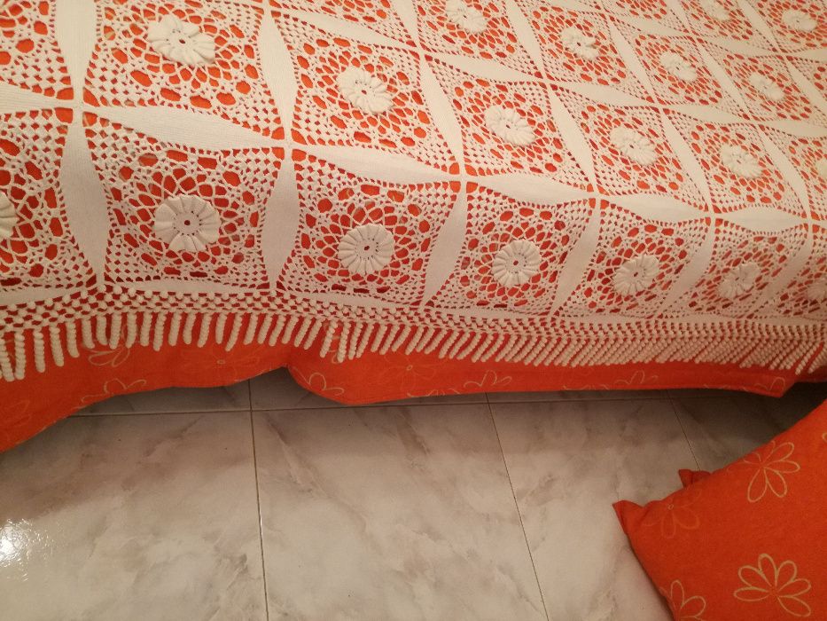 Colcha em Crochet para Cama + 2 Almofadas