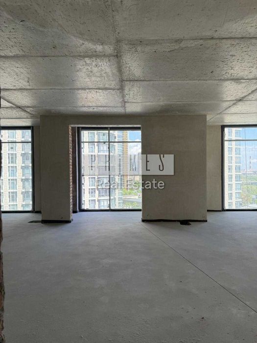 Apartment in Kyiv - More