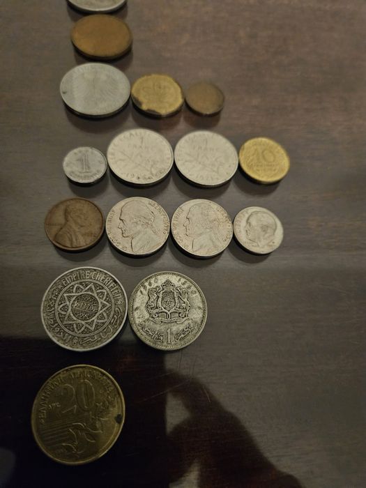 Moedas antigas de vários países (16 moedas)
