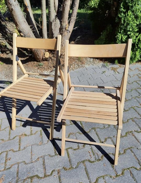 6 składanych drewnianych krzeseł