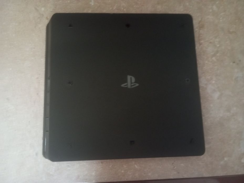 PS4 Slim 500GB | New Controller + GTA V | Like New - €20064584271737474122
