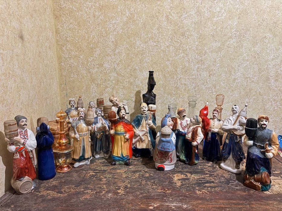 Скляні та порцелянові(фарфор)Пляшки,Графіни*Козаків*