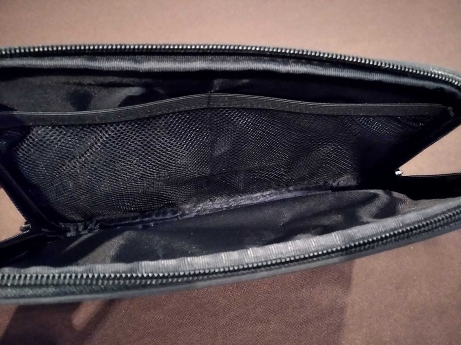 Bolsa Boss para tablet, telemóvel, leitor mp4, etc.