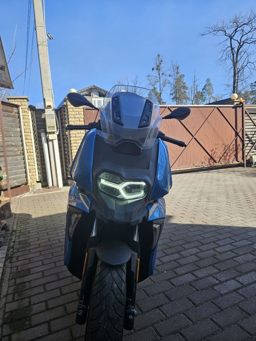 Продам скутер bmw c400x