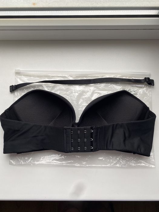 Бюстгалтер без шлейок, трусики стрінги високої посадки