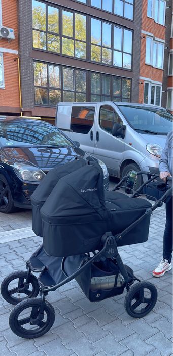 Коляска для двійні