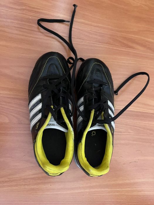 Chuteiras de futebol Adidas para criança