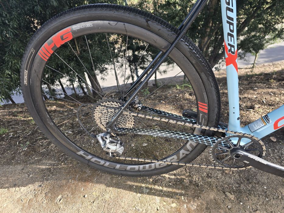 Bicicleta cannondale m de gravel rodas carbono