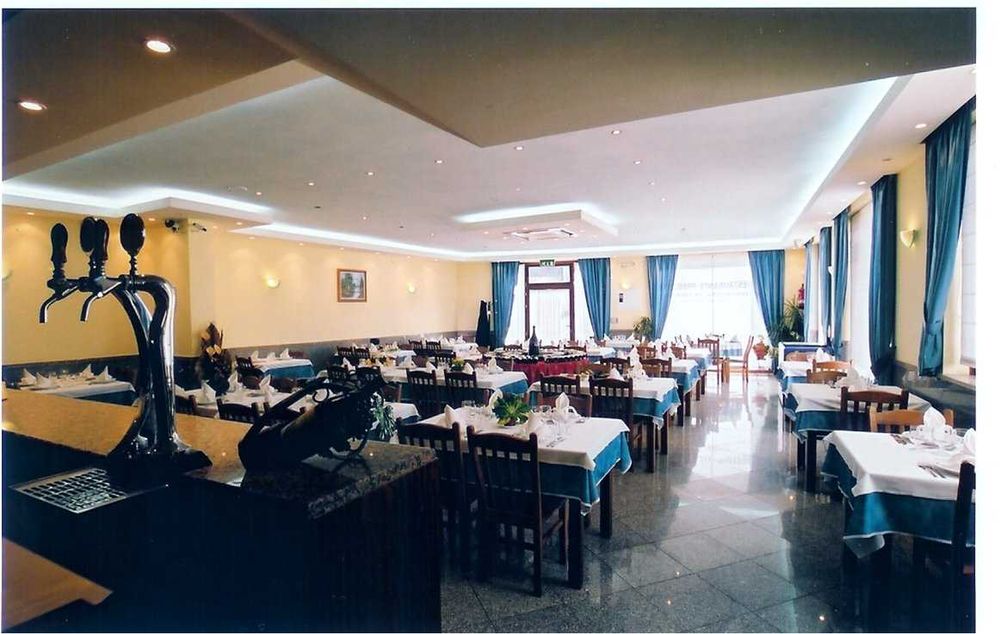 Aluga-se espaço comercial versátil / restaurante