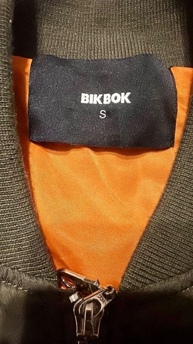 Kurtka  damska z naszywkami  na plecach khaki S