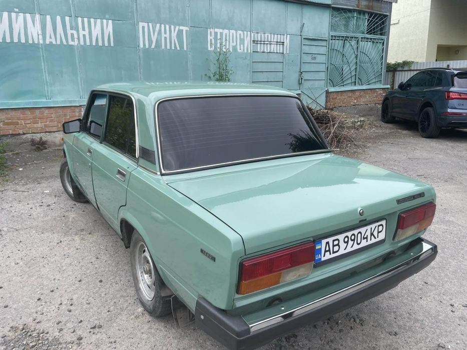 Жигуль ВАЗ 2107.