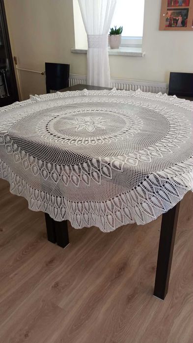 Obrus biały okrągły  średnica 190cm