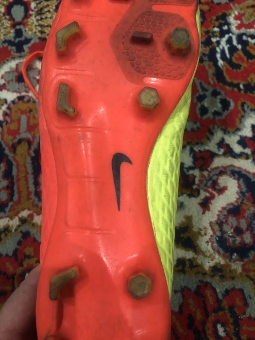 Продам бутсы футбольные