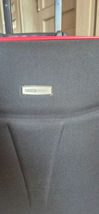 Mała czerwono czarna walizka SiestaDesign