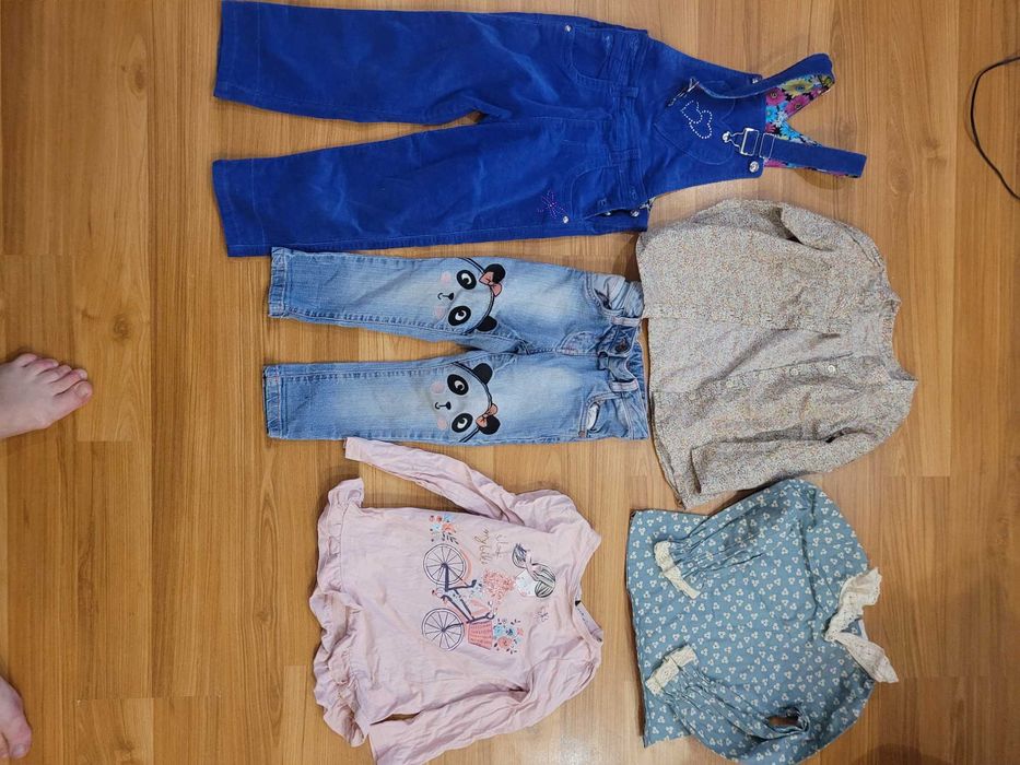 Комбінезон, тепла жилетка, куртка, тренч, реглани, джинси