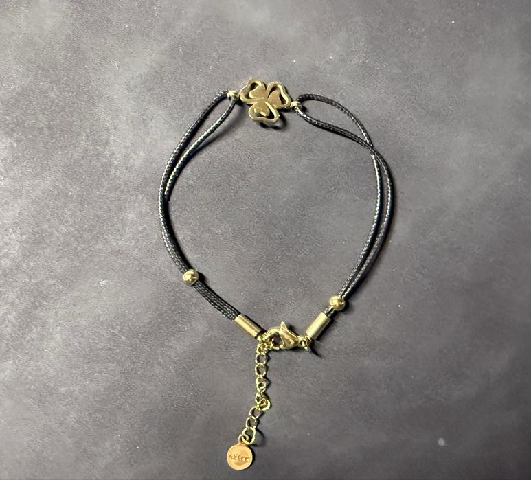 Bransoletka z koniczyną.