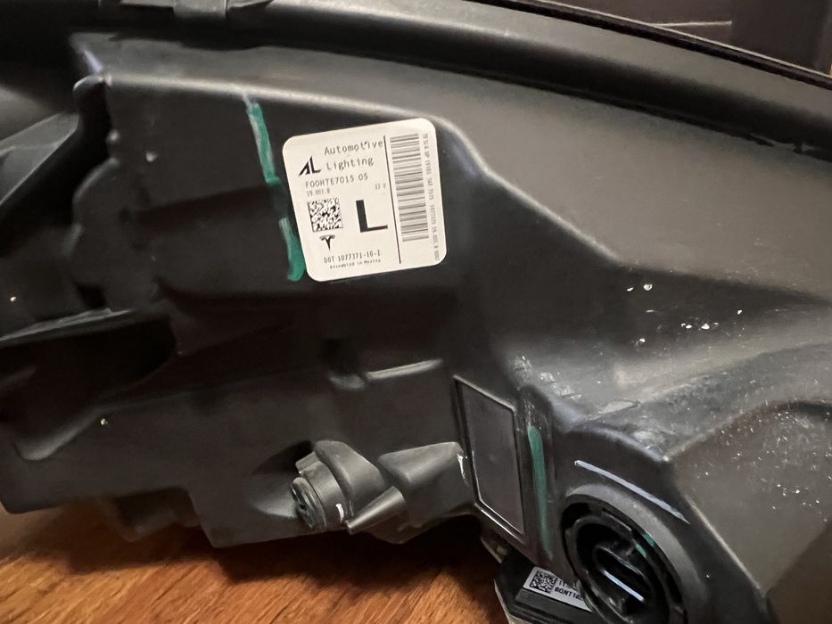 Фара tesla model  3