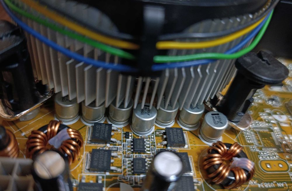 Системний блок ASUS P5L-VM 1394 на Intel Core 2 Duo E4600