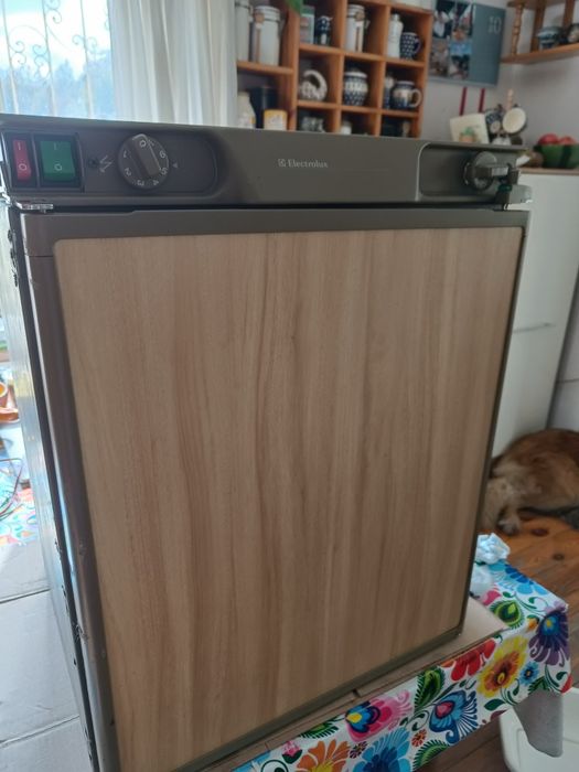 Lodówka do kampera, przyczepy na 12V, 230V, gaz