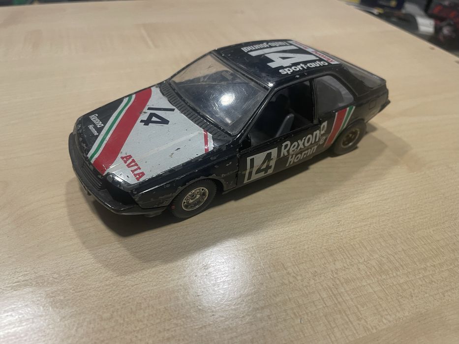 Renault Fuego 1/24 burago bburago