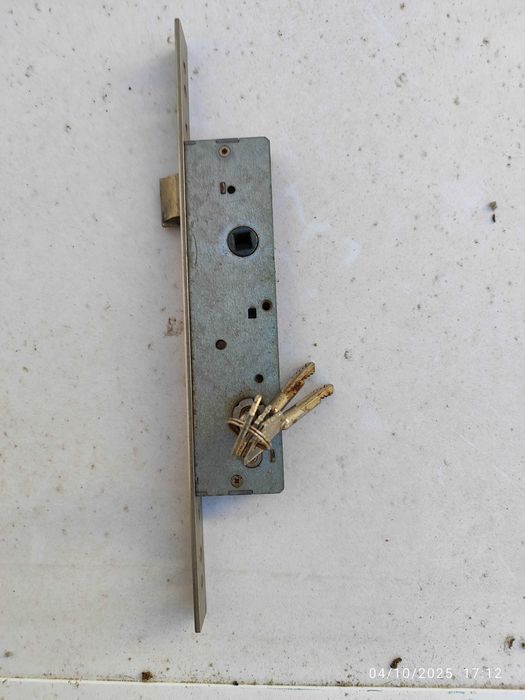 Fechadura interior de porta de aluminio