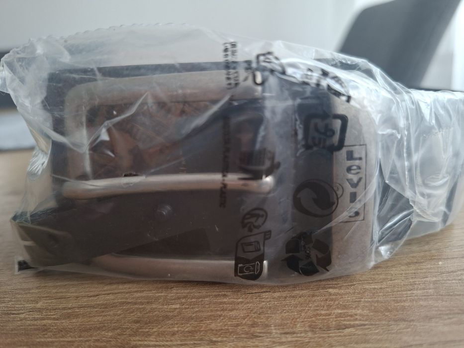 Pasek meski levis nowy czarny 75cm