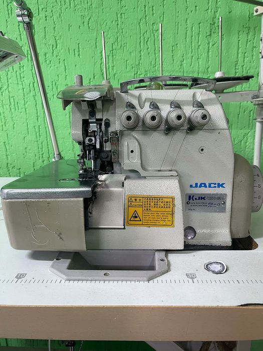 Оверлоки б/у (5-нитки).