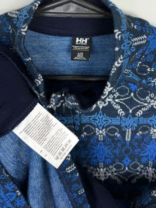 Wyjątkowy Polar Helly Hansen W Wzorki Size: L 70x46 cm Długość x Szerokość