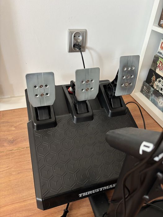 Kierownica Thrustmaster t248x + fotel ze stelażem playseat evo
