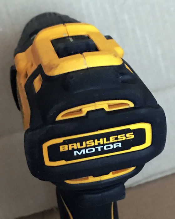 Шуруповерт-дрель аккумуляторный бесщеточный DeWalt DCD708, Original