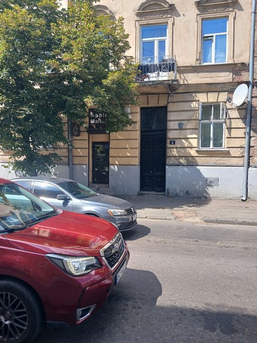 Здається в оренду приміщення  м.Львів кут вул. Антоновича-вул.Бандери