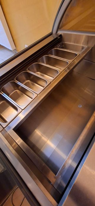 Lada witryna mroźnicza konserwator do lodów na 14 kuwet IGLOO ARIA