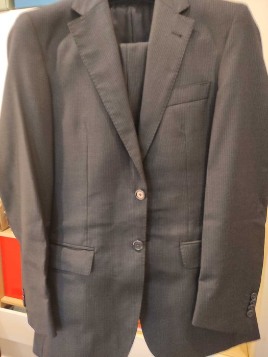 Fato para homem, marca Milano, tamanho S